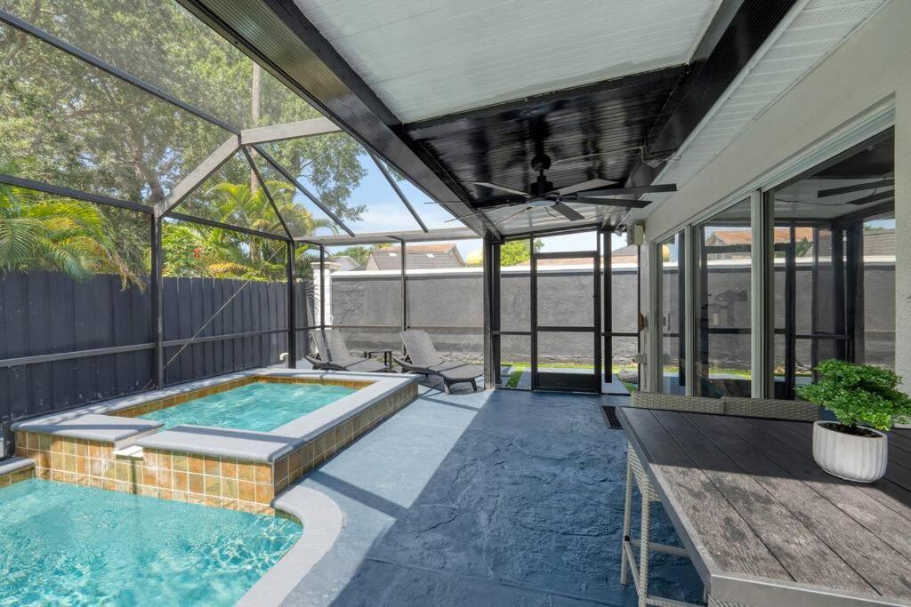 Luxury Style Townhome With Pool - 1 Miles To Bucs Stadium Tampa Exterior foto